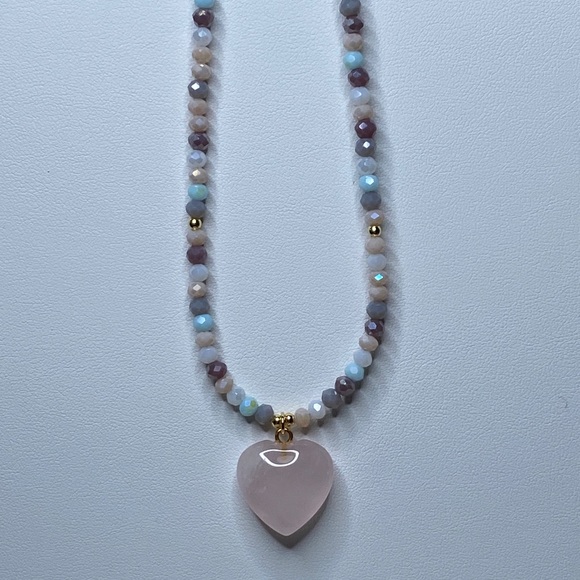 Jewelry - Natural Stone Rose quartz heart necklace